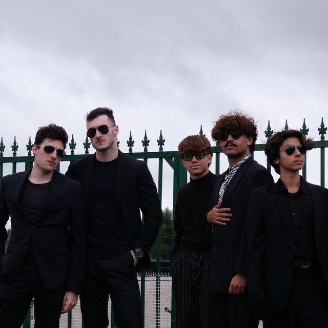 Black Suits Band
