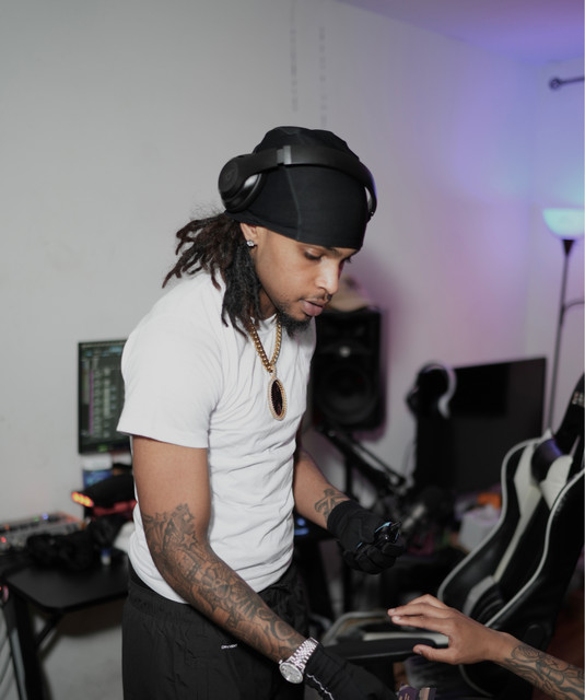 DxsignxrDee - Songs, Events and Music Stats | Viberate.com