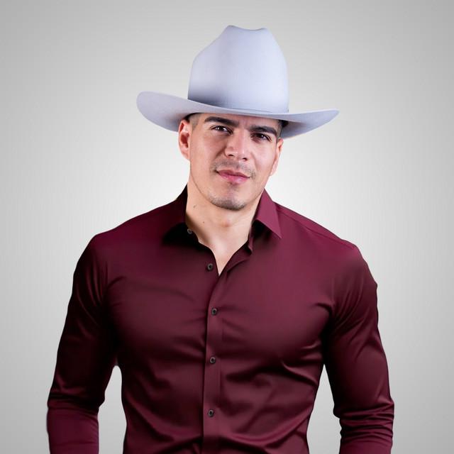 El Angel del Corrido y Sus Plebes