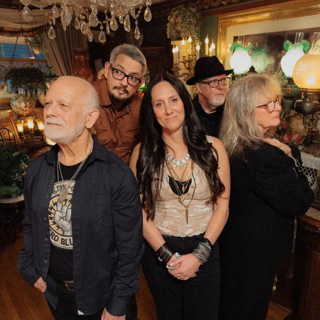 Jennifer Lyn & The Groove Revival