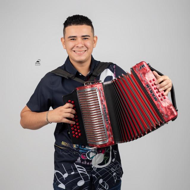 Leonardo Marín Y El Sonar De Lo Nuestro