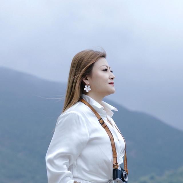 李佳