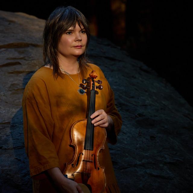 Marielle V Jakobsons