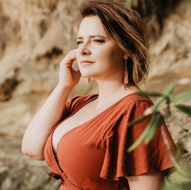 Marina Bloom and Moving Stuff