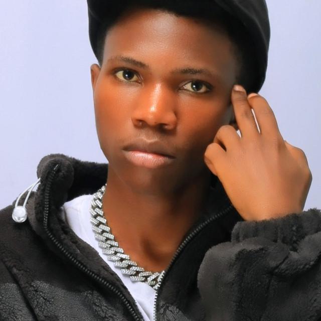 Moni.b
