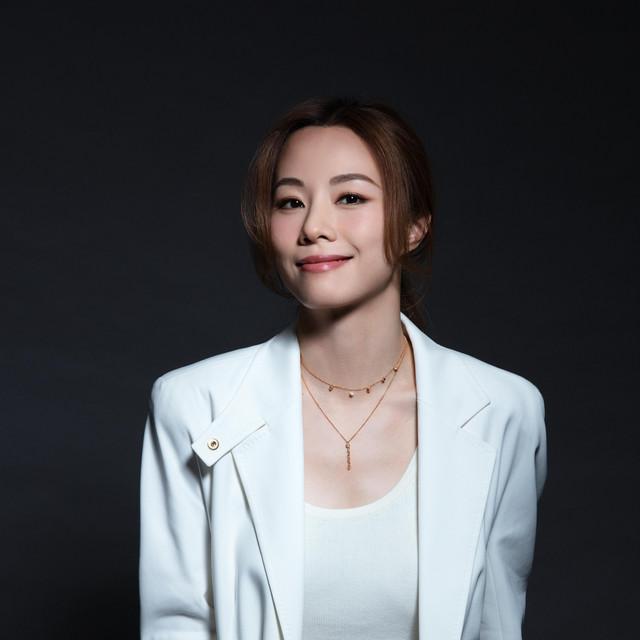Stephy Tang