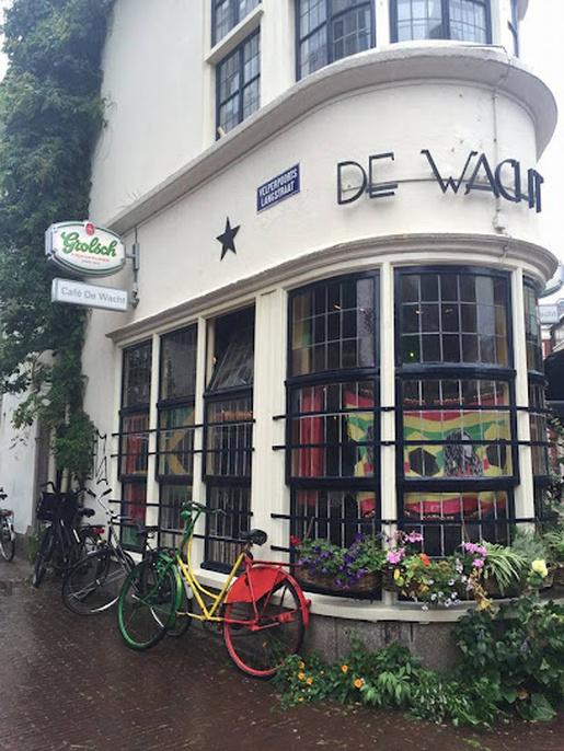 Cafe de wacht