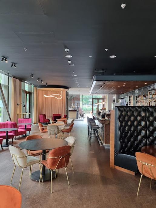 Manhattan Lounge Bar