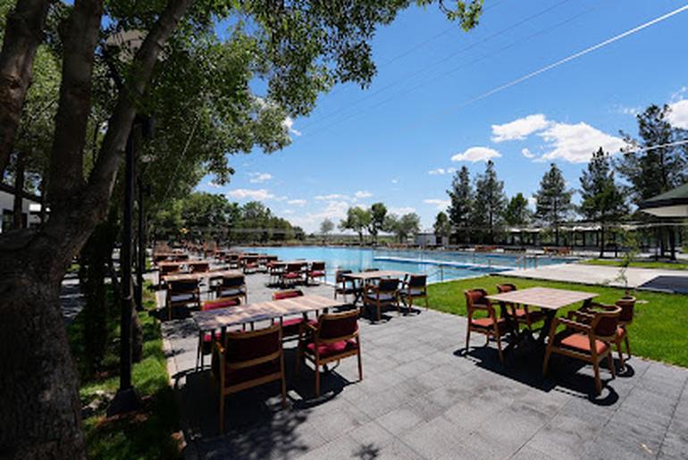 Two Cafe & Restaurant