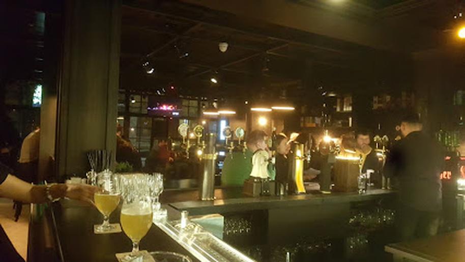 W1642 - Publick House