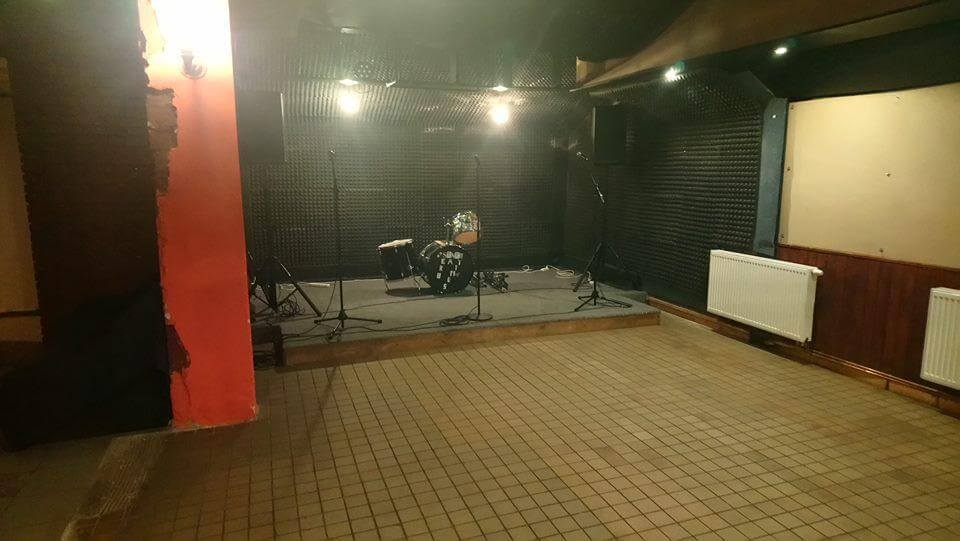 https://viberate-upload.ams3.cdn.digitaloceanspaces.com/prod/venuegallery/balada-bar-2.jpg