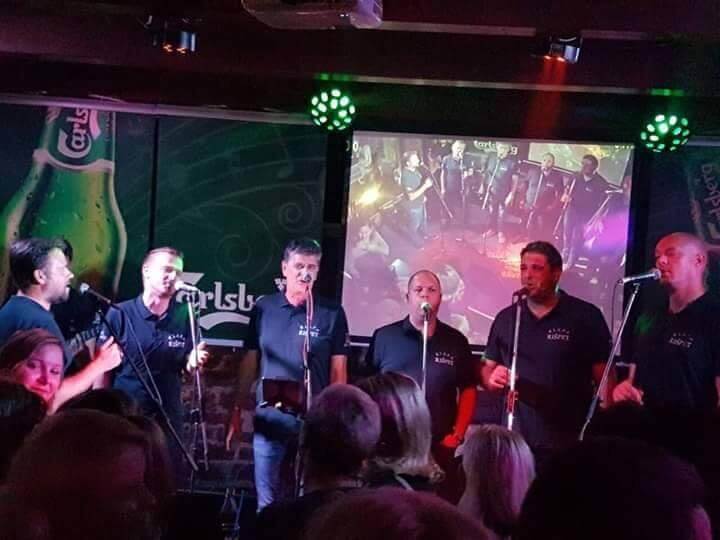 https://viberate-upload.ams3.cdn.digitaloceanspaces.com/prod/venuegallery/barfly-caffe-club-varazdin-2.jpg