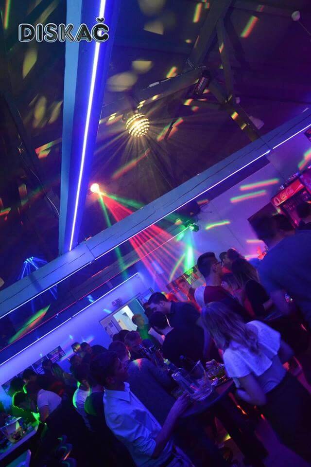 https://viberate-upload.ams3.cdn.digitaloceanspaces.com/prod/venuegallery/diska-akovec-2.jpg